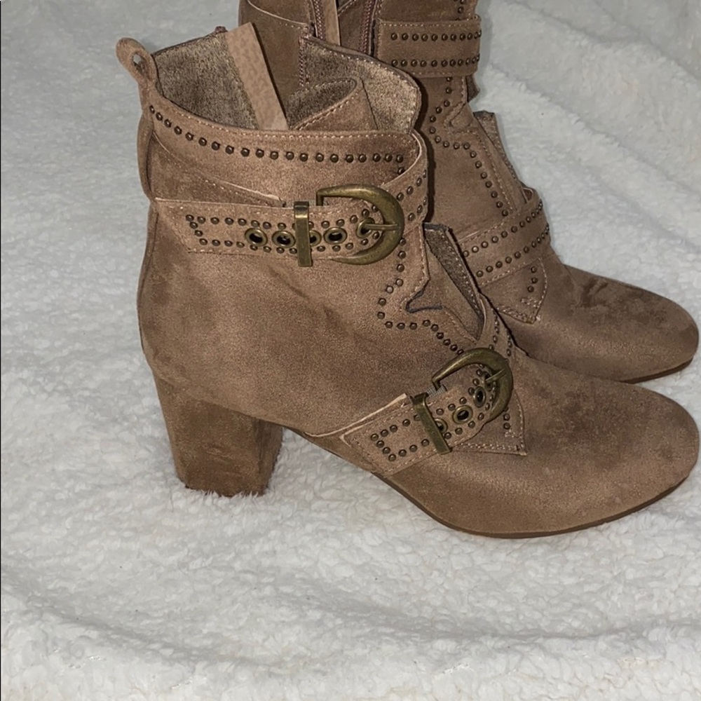 Brown women’s boots